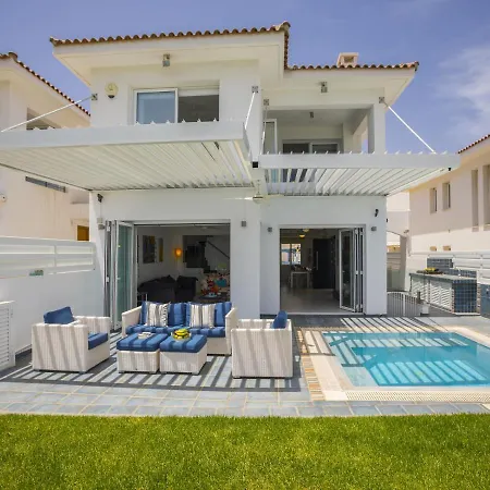 Villa Seafront Sirina Pearl *