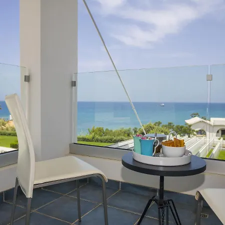 Seafront Sirina Pearl Villa *