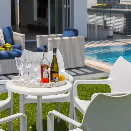 Villa Seafront Sirina Pearl *